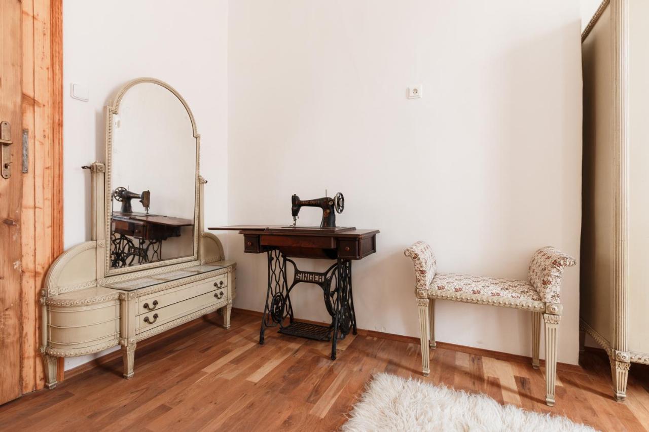 Days - Stylish New Town Apartment Prag